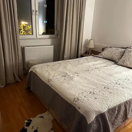 Stylish, Bright And Quiet, Center